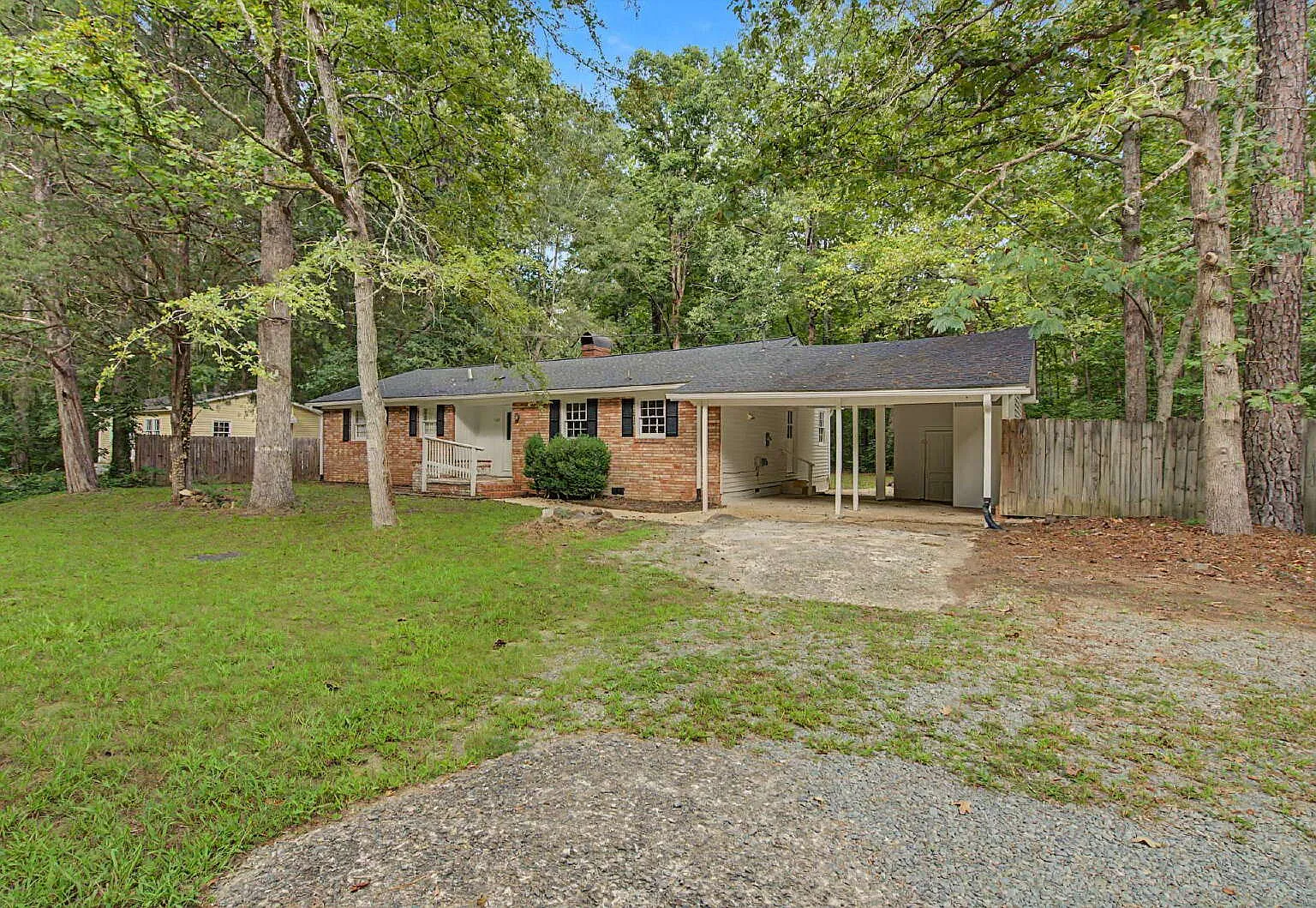 3 bed, 2.0 bath, 1543 sqft, $2,295 — Photo 2