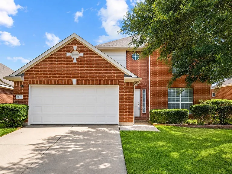 7219 Brookville Ln — Photo 32