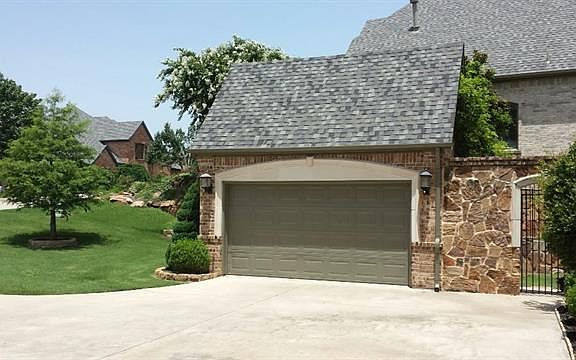 2nd image of 700 Winding Bend Cir