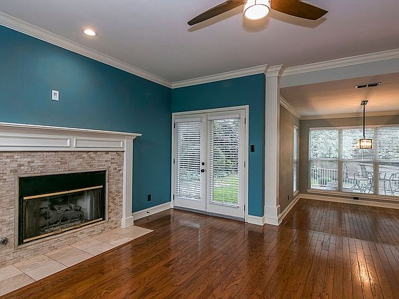 2nd image of 1203 Harvest Ln