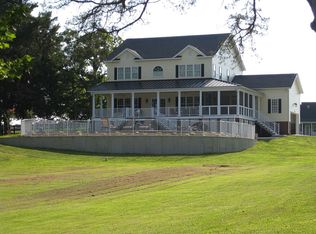 530 Punchbowl Ln, Jamaica, VA 23079