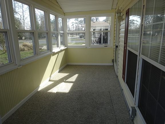 Front porch new carpet/paint