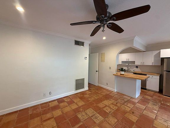 3rd image of 1640 NE 4th Pl APT 2