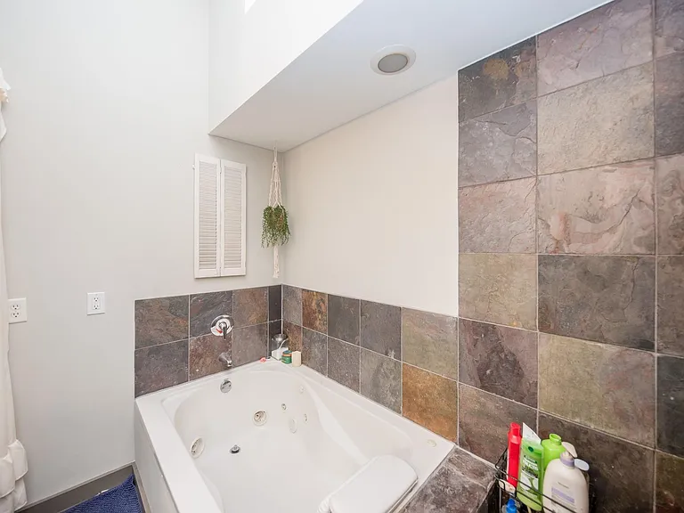 1535 Birdsall St #C — Photo 19