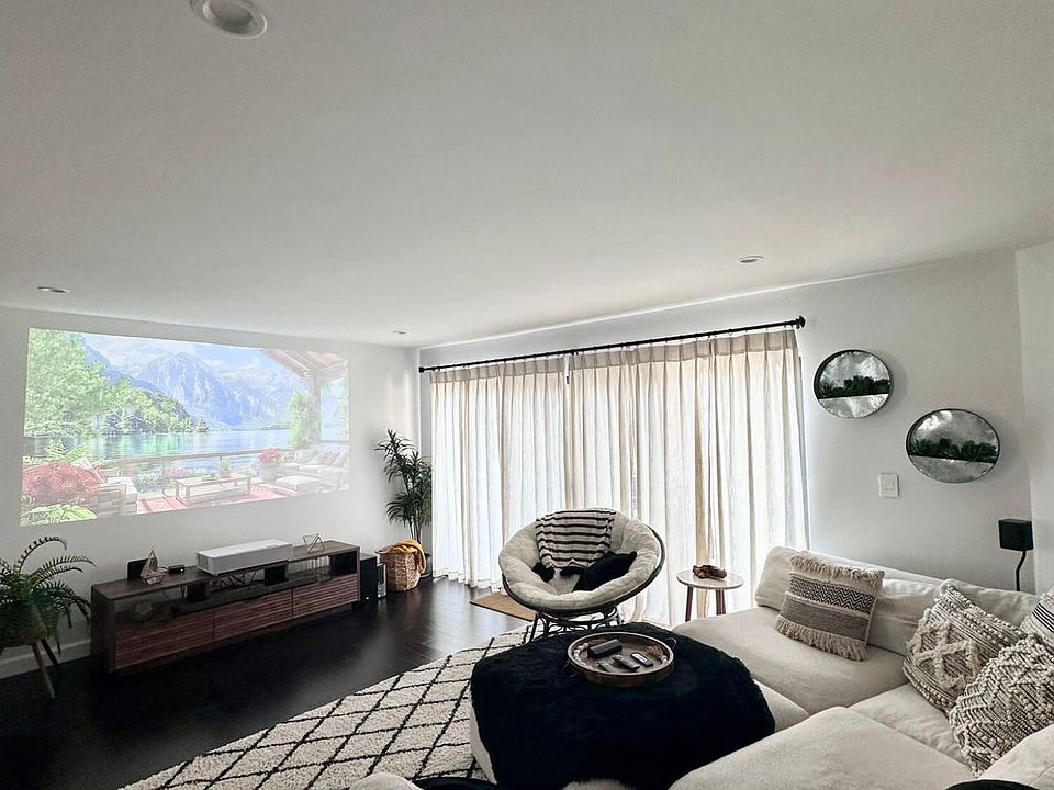 1st image of 132 Weybridge Cir