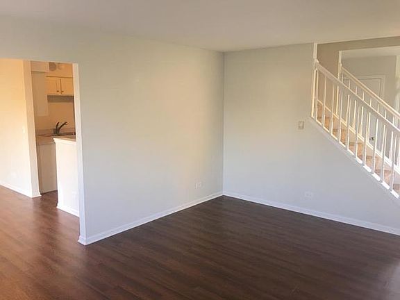 4th image of 1481 S Pembroke Dr