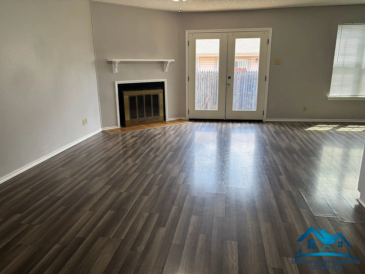 For Rent - 3 Bed/ 2 Bath - 1016 Glenna — Photo 2