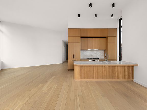 4th image of 1 Boerum Pl Floor 22