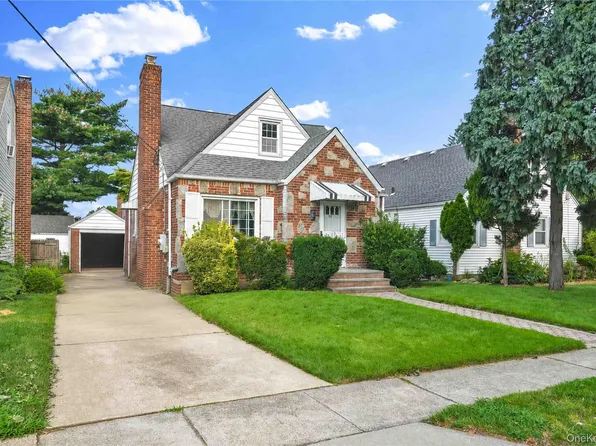 35 Mayfair Avenue, West Hempstead, NY 11552