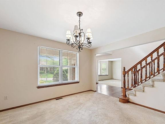 3rd image of 2327 Eagles Glen Ct