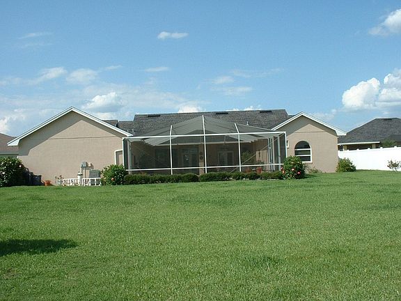 4th image of 621 Hart Lake Dr