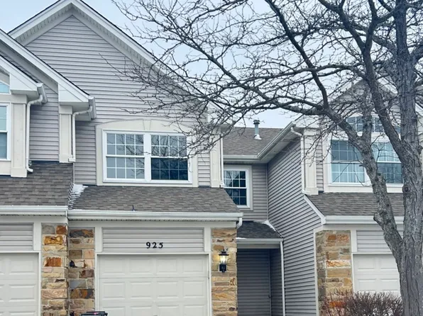 925 Mesa Dr, Lake In The Hills, IL 60156