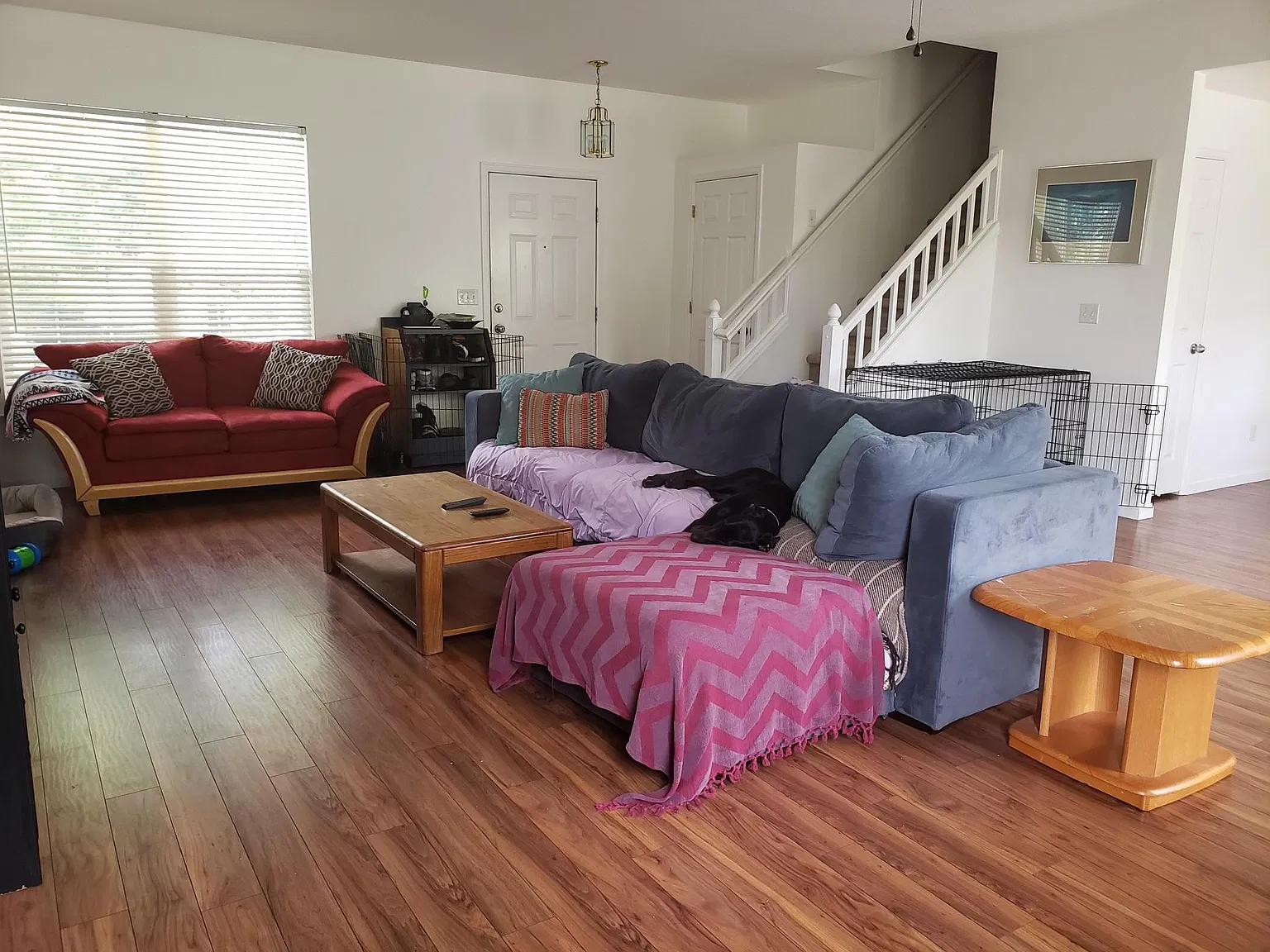 3 bed, 2.5 bath, 2400 sqft, $3,000 — Photo 2