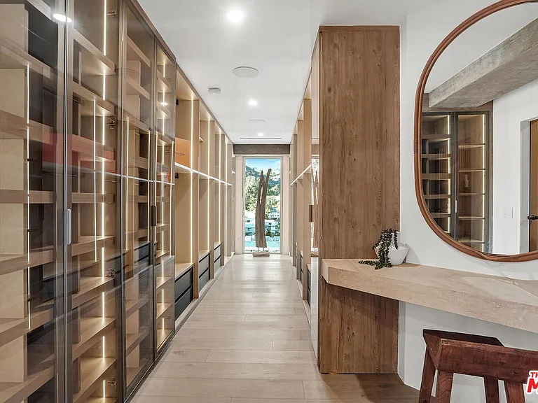 7135 Hollywood Blvd #W — Photo 22