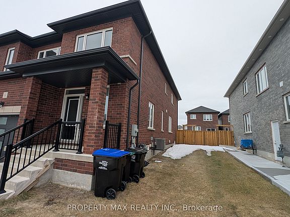 4th image of 31 Lisa St