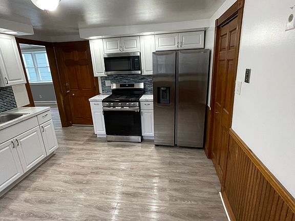 2nd image of 482 Willett St