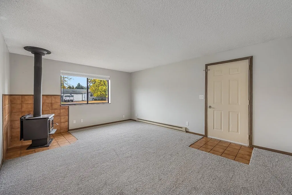 3 bed, 1140 sqft, $1,695 — Photo 4