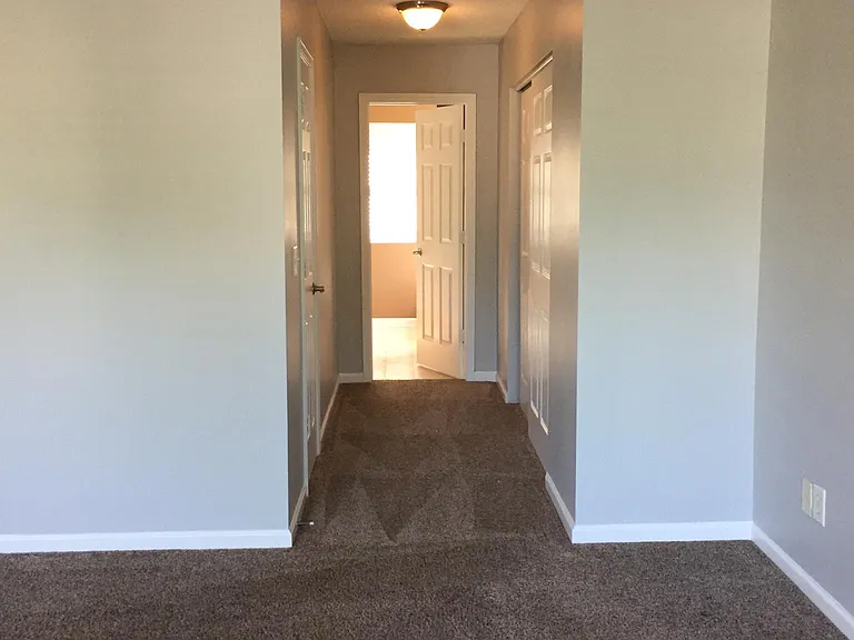 1004 Holly Meadow Dr — Photo 17
