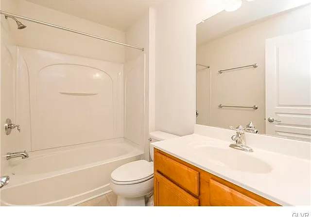 1869 Emerald Dr — Photo 6