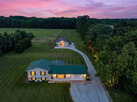 4th image of 2609 Erhart Rd
