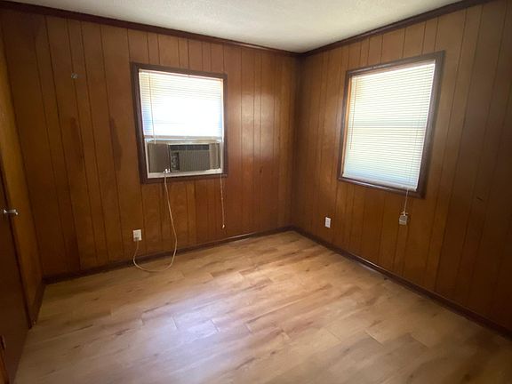 5th image of 1221 Lake Dr #37