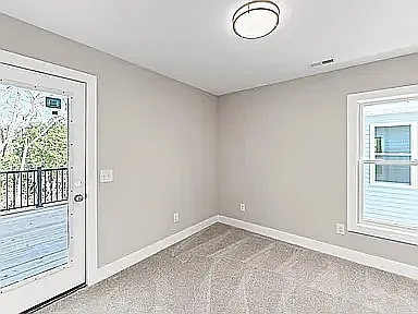 1107 Simmons St — Photo 31