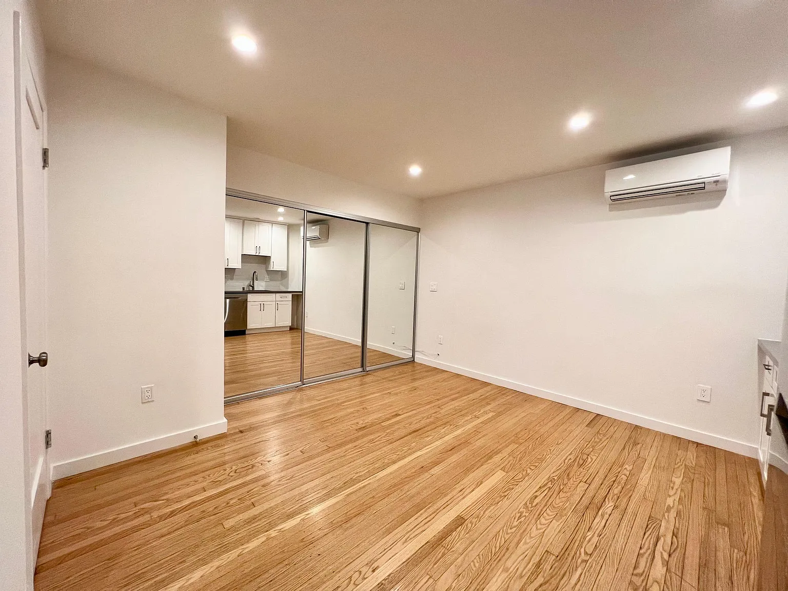 1210 Washington Ave — Photo 3