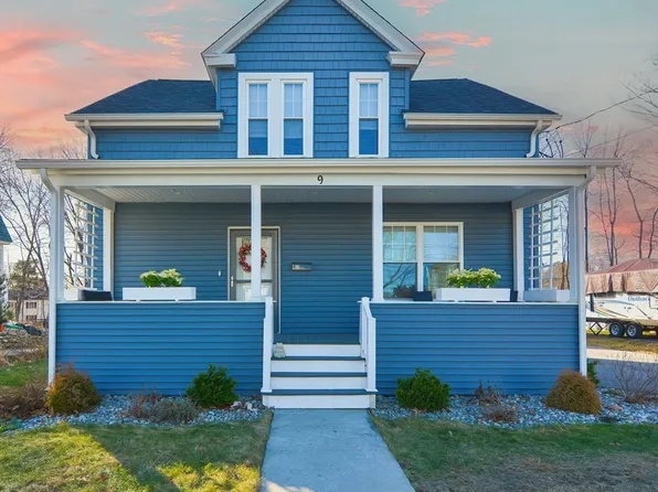 9 Royal Rd, Worcester, MA 01603