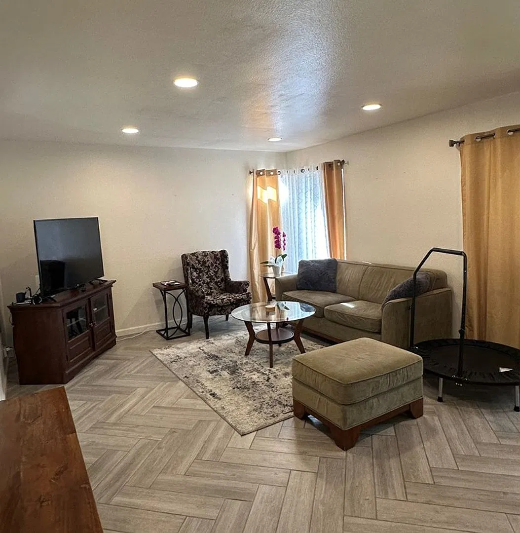Jeffries Ranch Oceanside Home — Photo 2