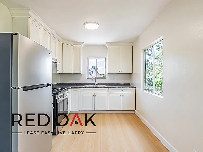 836 E 24th St #8 — Photo 6