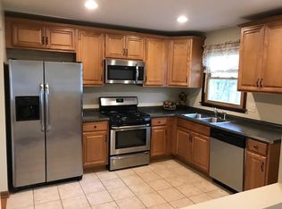 106 Margaret Ter, Cary, IL 60013