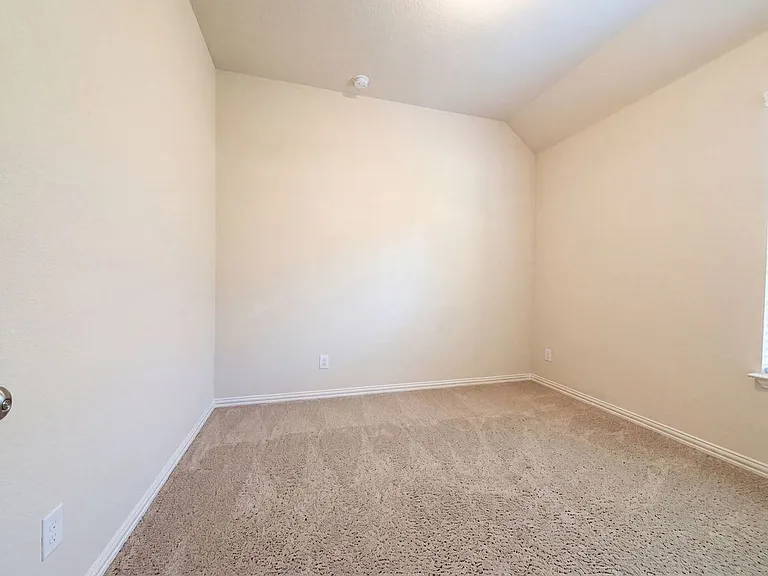 3005 S College Ave — Photo 15