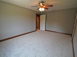 2635 Secretariat Ct, Evansville, IN 47720