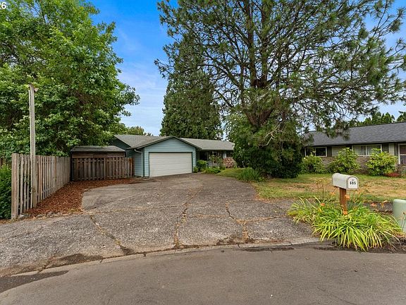 2nd image of 685 SW 20th Cir