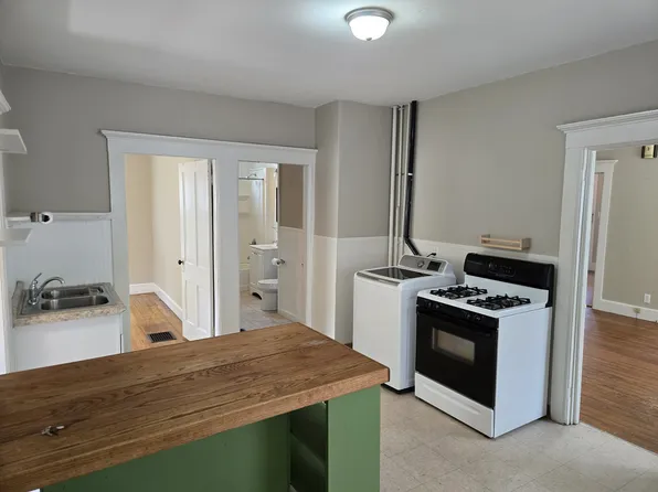 36 Woodbine Ave #34, Northampton, MA 01060