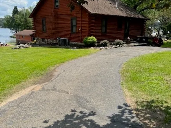 786 E Hiawatha Dr, Wisconsin Dells, WI 53965