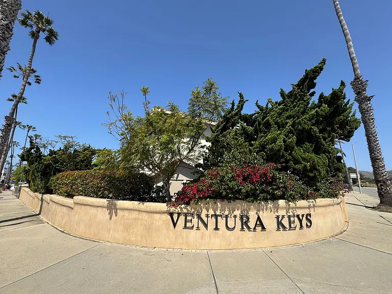 3135 Harbor Blvd — Photo 4