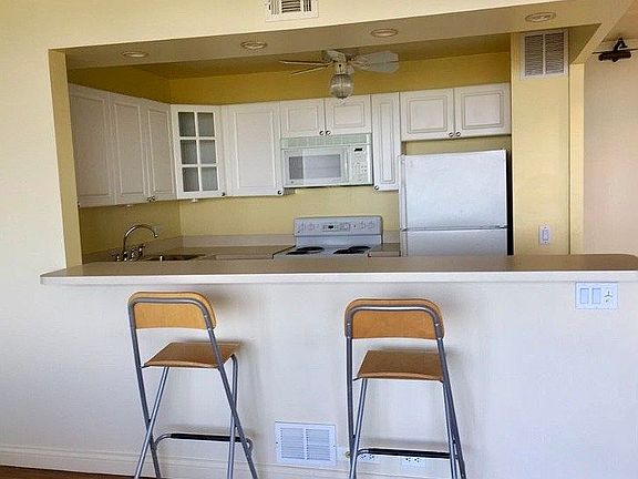 5th image of 5445 N Sheridan Rd APT 1108