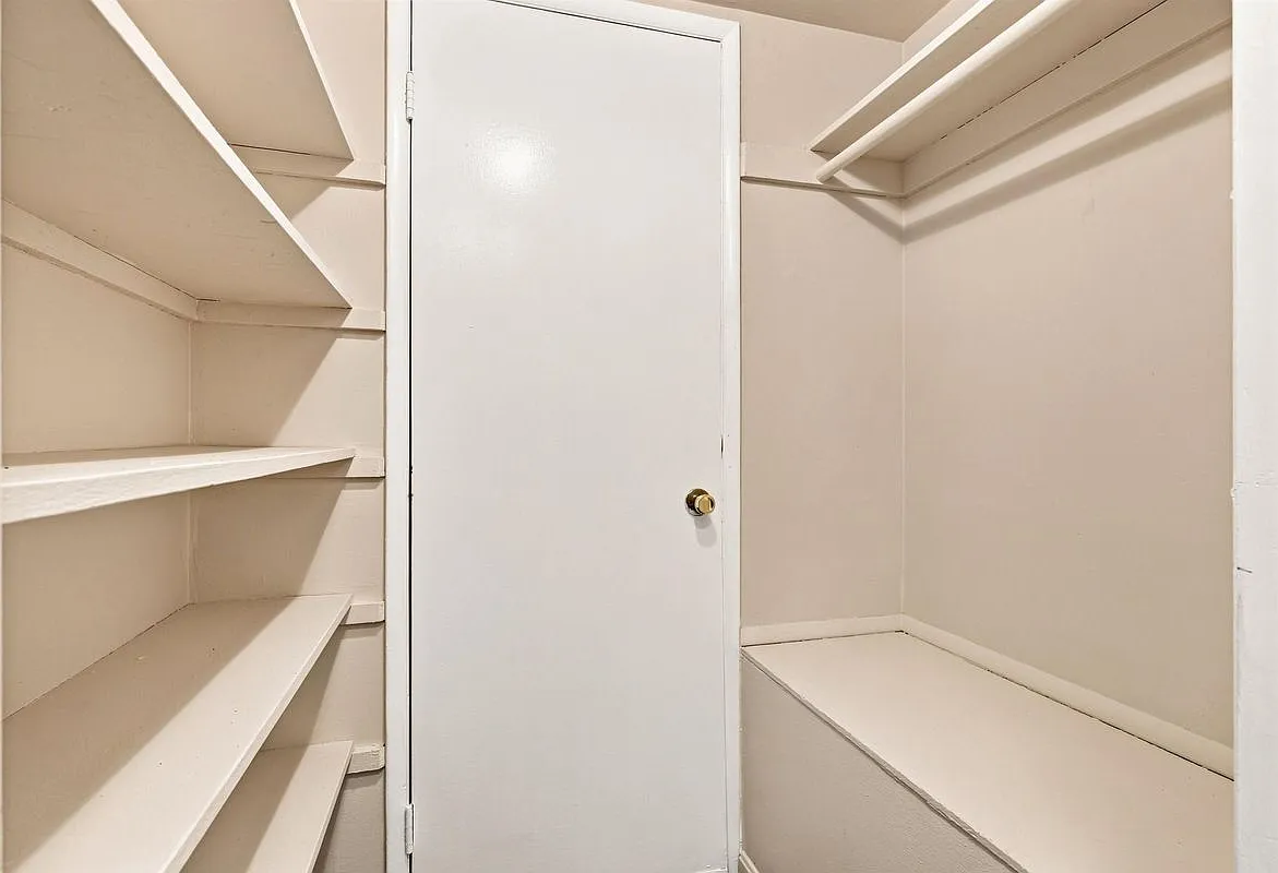 2 bed, 1.0 bath, 728 sqft, $1,750 — Photo 2