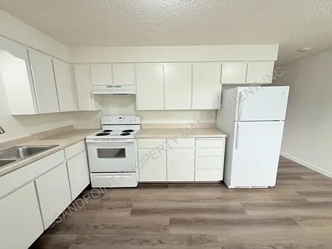 1315 Hickory St #9 — Photo 12