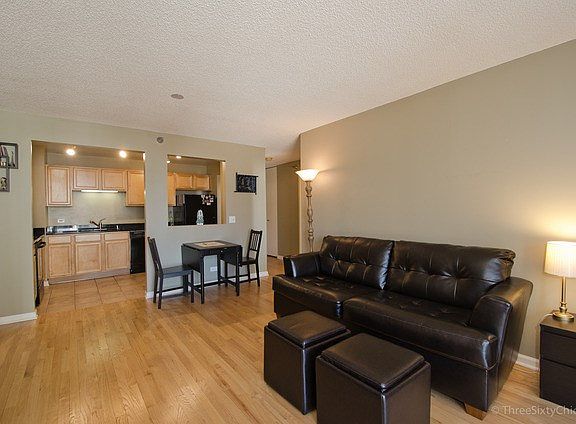 2nd image of 1250 N La Salle Dr APT 1106