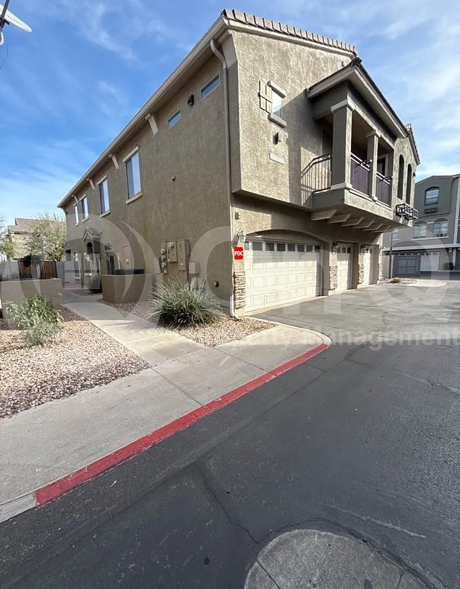3 bed, 2.0 bath, 1380 sqft, $2,299 — Photo 1