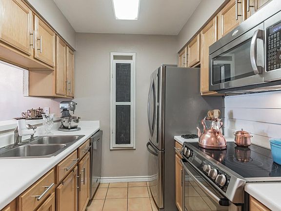 3rd image of 6501 E Hill Dr APT 101