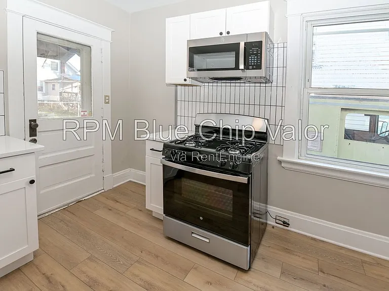 5214 Warren Ave #1 — Photo 3