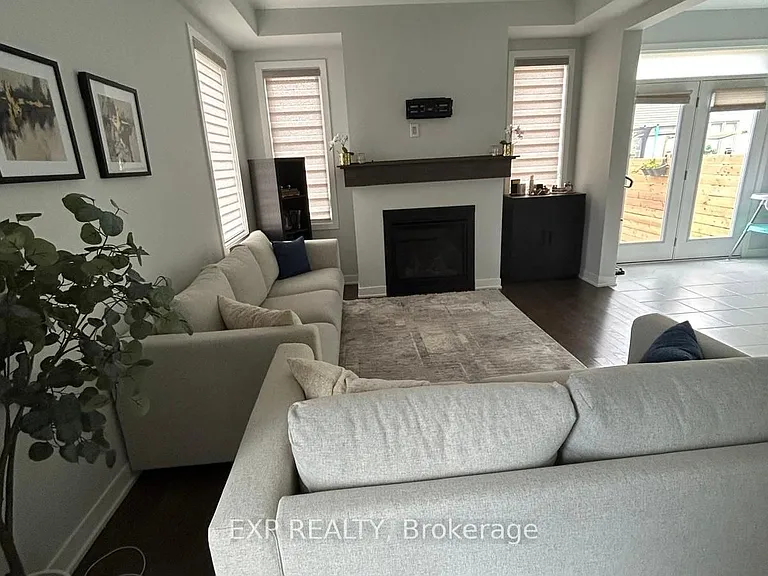 1045 Curraglass Walk — Photo 6