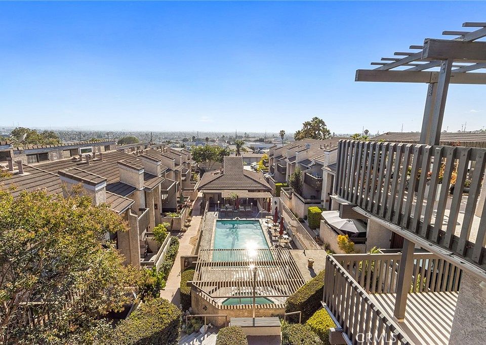 1st image of 2298 Rose Ave #403
