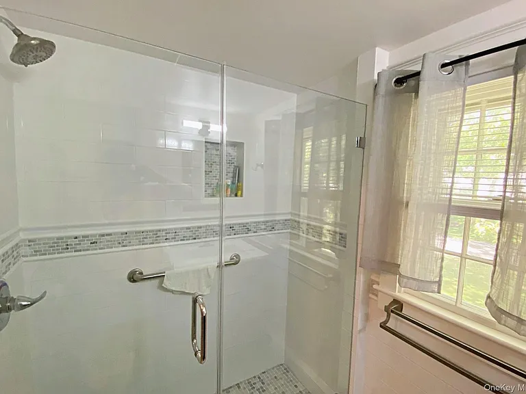 900 Mason Dr — Photo 12