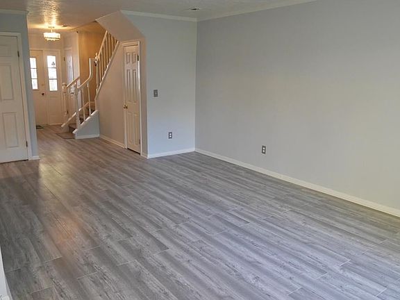 4th image of 1780 Rolling Hills Dr