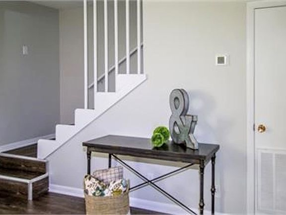 4th image of 201-229 Taliwa Gardens Dr SE #227