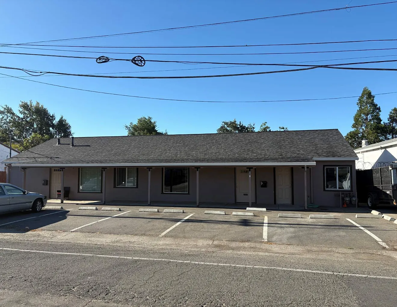 250 Barham Ave — Photo 1